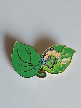 Major Manny and Gypsie pin from the Pixar A Bug's Life Character